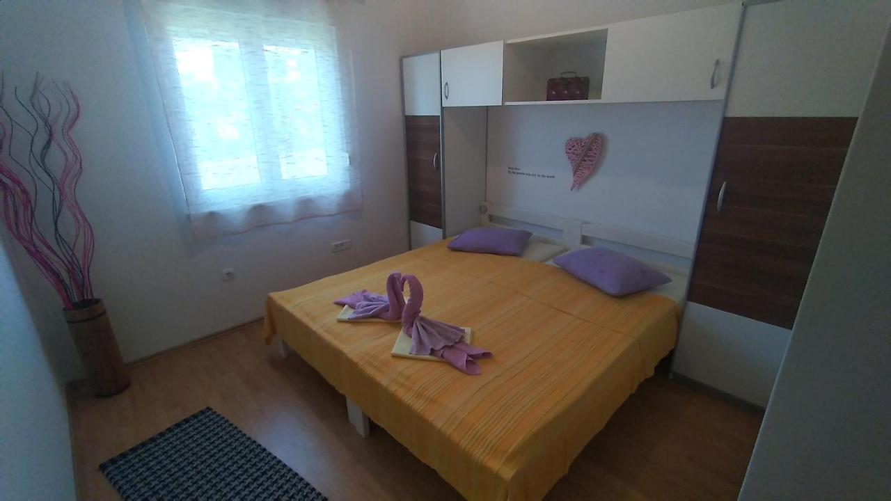 Apartman Ana Pula Bagian luar foto